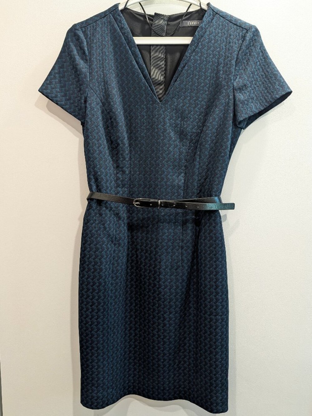 Esprit V-neck dress with belt (NWT)